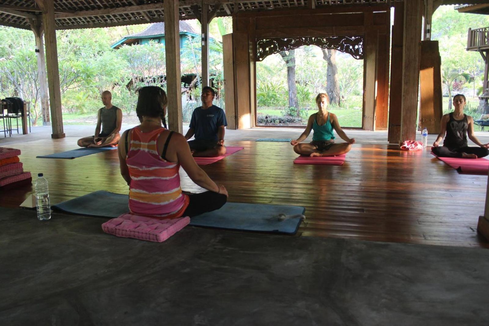 Alaya Ecolodge เปมูเตรัน ภายนอก รูปภาพ