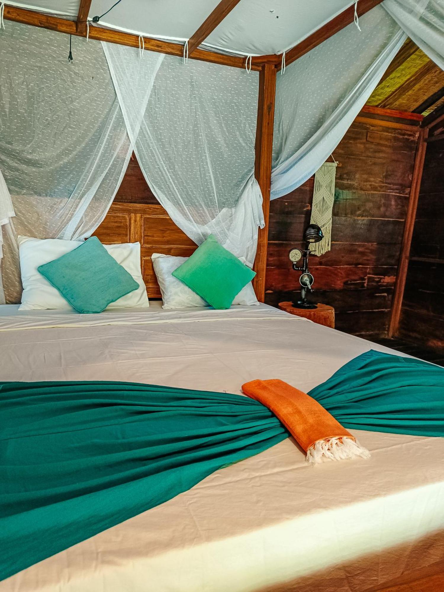 Alaya Ecolodge เปมูเตรัน ภายนอก รูปภาพ