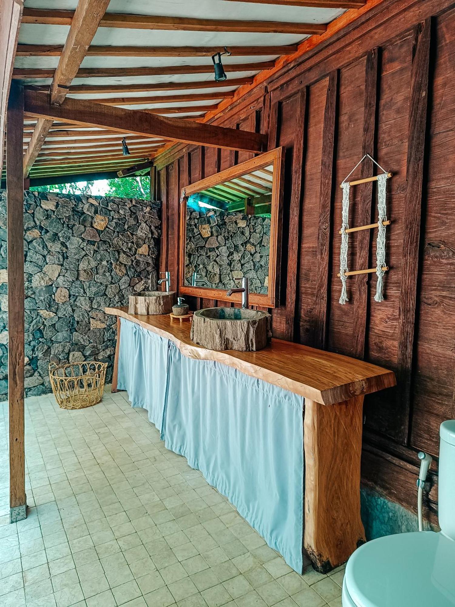 Alaya Ecolodge เปมูเตรัน ภายนอก รูปภาพ
