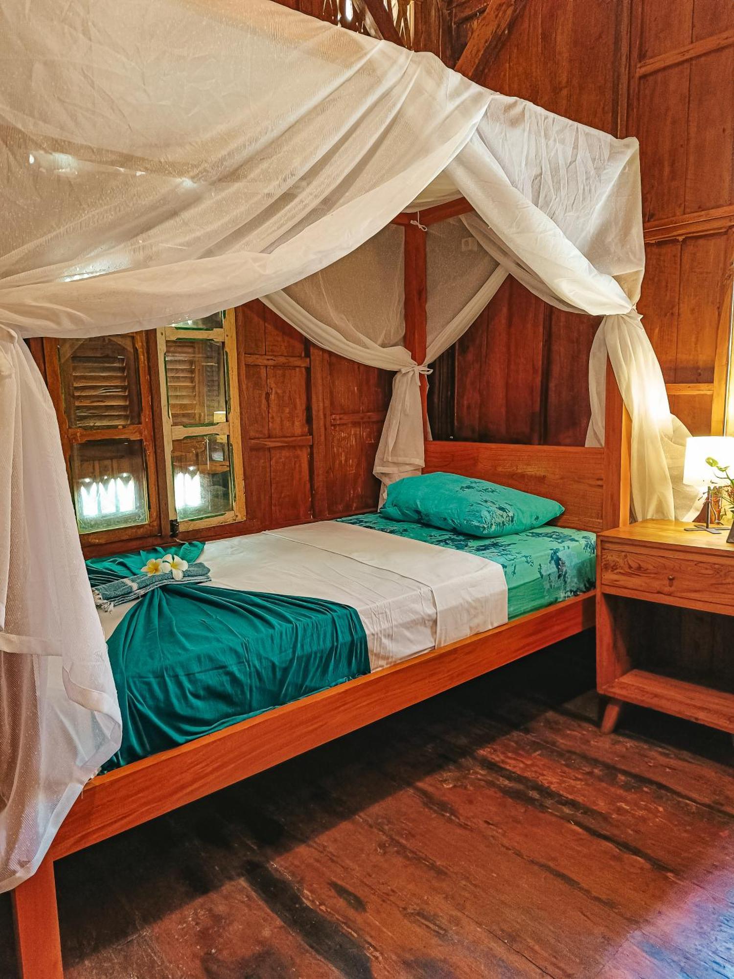 Alaya Ecolodge เปมูเตรัน ภายนอก รูปภาพ