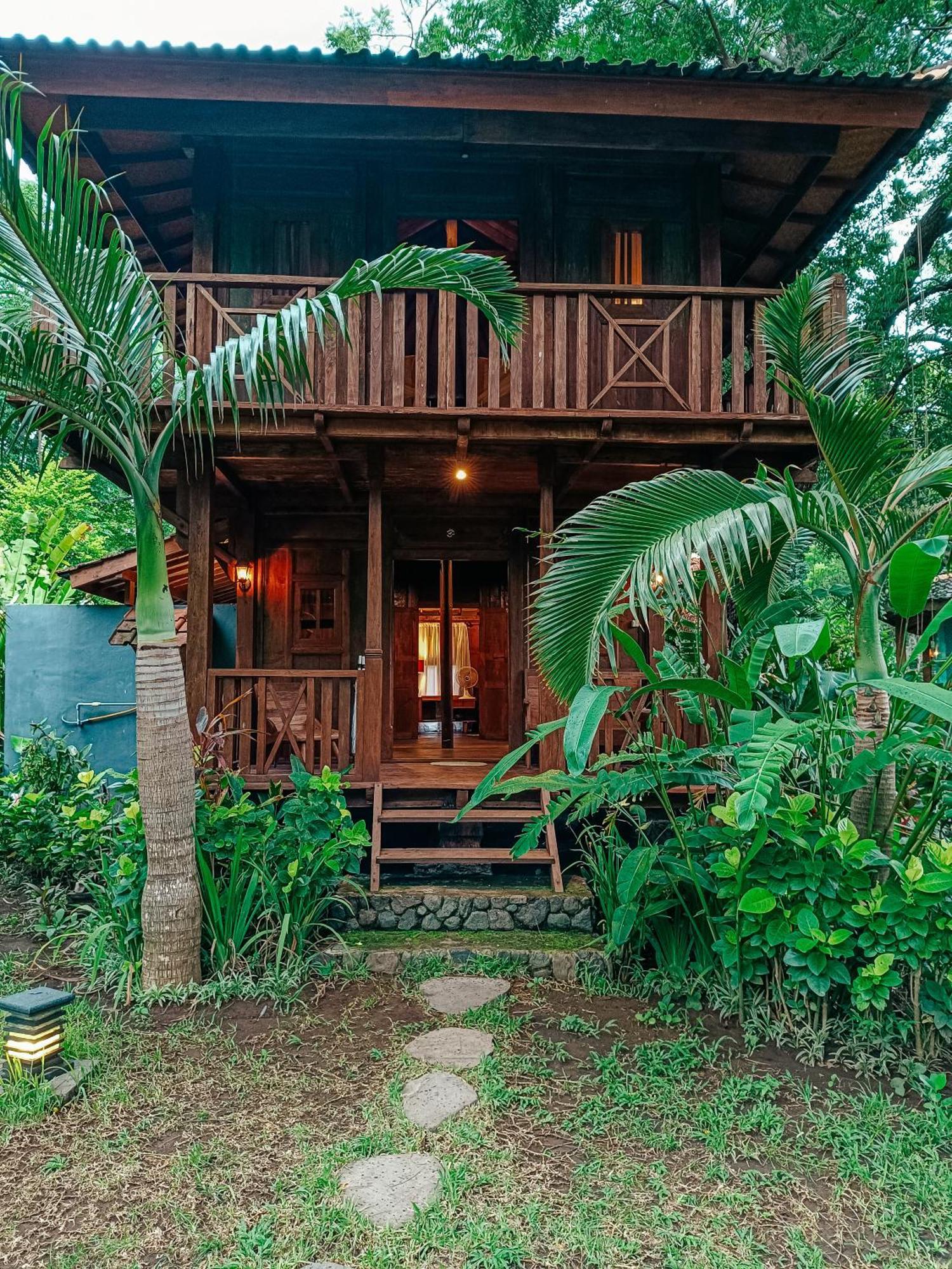 Alaya Ecolodge เปมูเตรัน ภายนอก รูปภาพ