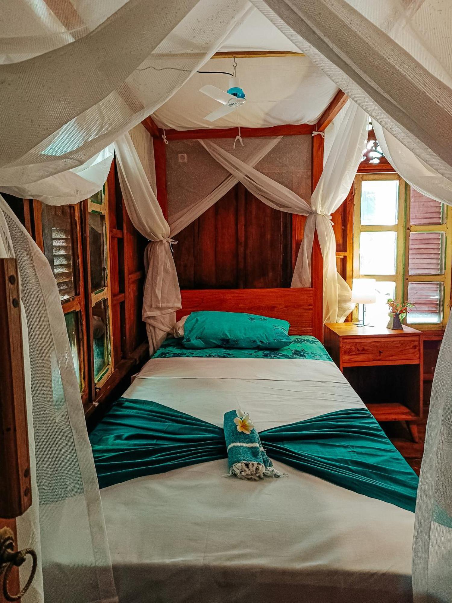 Alaya Ecolodge เปมูเตรัน ภายนอก รูปภาพ
